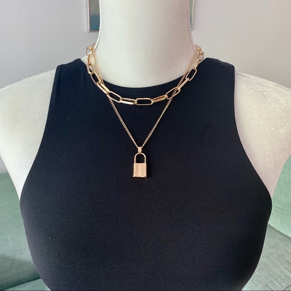 NWOT Double Chain Exaggerated Gold Color Lock Necklace - Picture 7 of 8